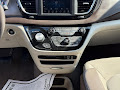 2020 Chrysler Voyager LX