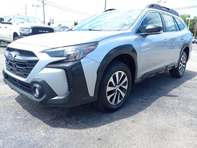 2023 Subaru Outback Base