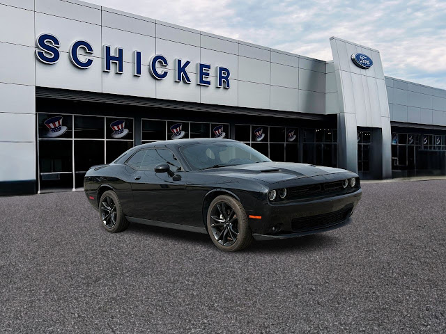 2017 Dodge Challenger SXT Plus